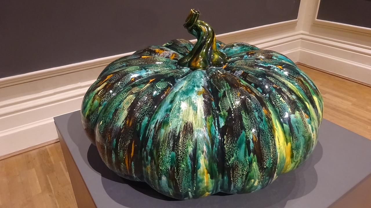 Featured image for article: Pottery Glazing Guide: How to Choose and Apply Glazes for Beginners